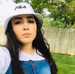 Meet your Posher, Kenia